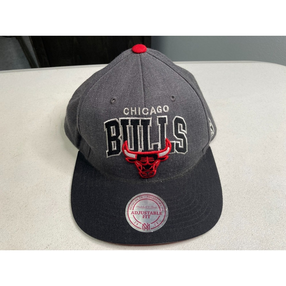 Mitchell & Ness Chicago Bulls Snapback Hat Gray Black NBA Adjustable Cap